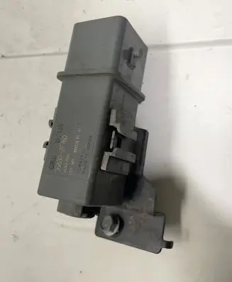 Glow plug pre-heat relay