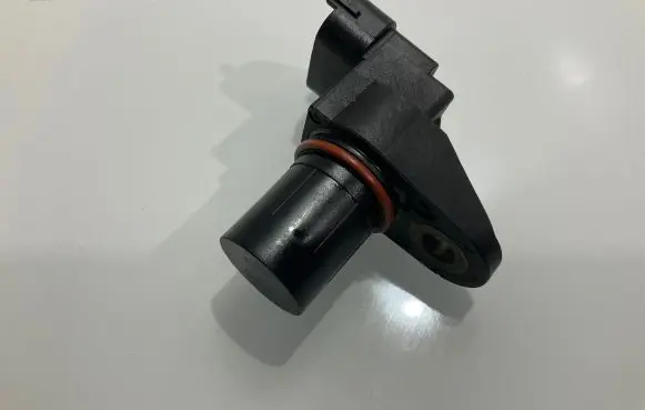 Mercedes-Benz CLS C219 Camshaft position sensor A0051531328 135107 0051531328