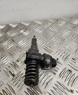 Audi A4 S4 B6 8E 8H Fuel injector 038130073BA