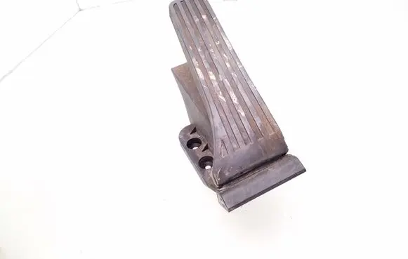 Mercedes-Benz C W204 Accelerator throttle pedal A2043000004