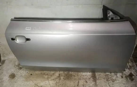 Audi A5 8T 8F Front door pilkos