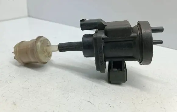 Mercedes-Benz A W168 Turbo solenoid valve A0005450427 0005450427