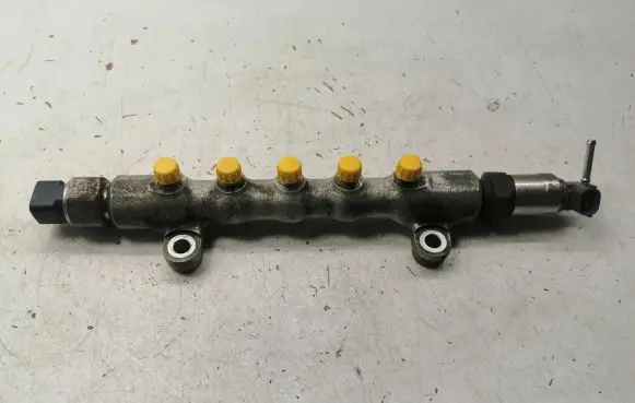 Toyota Avensis T250 Fuel main line pipe 238100R020