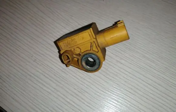 Mercedes-Benz E W212 Airbag deployment crash/impact sensor A2128210351