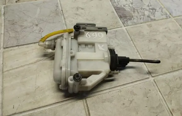 Volkswagen PASSAT B4 Central locking motor 3A0862153B