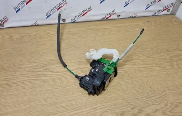 Hyundai i40 Front door lock A045035
