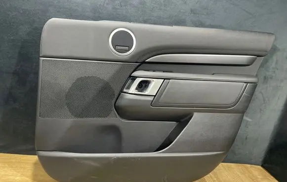 Land Rover Discovery 5 Front door card panel trim KY422040AA 15303275 NT0004492