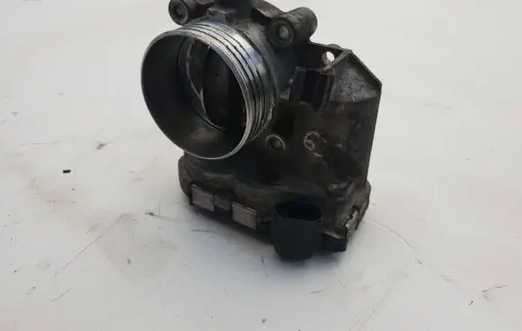 Volvo XC70 Throttle valve 8692720 06W036 0281002701