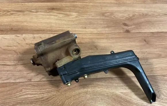 Ford Mondeo Mk III Oil pump 1S7G6600 4M5G6622FB