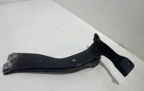 Audi Q3 F3 Fender mounting bracket 83A821131