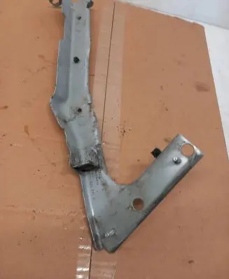Audi A5 8T 8F Fender mounting bracket 8T0821135