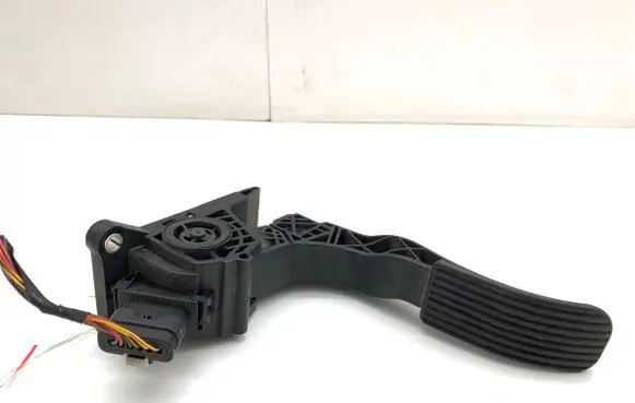 Mercedes-Benz Sprinter W907 W910 Accelerator throttle pedal A9073010200