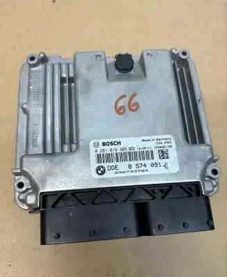 BMW 5 F10 F11 Engine control unit/module 8574091 030733784 0281019806