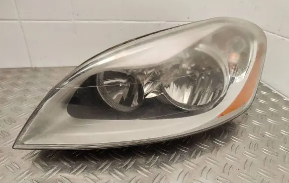 Volvo XC60 Headlight/headlamp 30763145 89902948