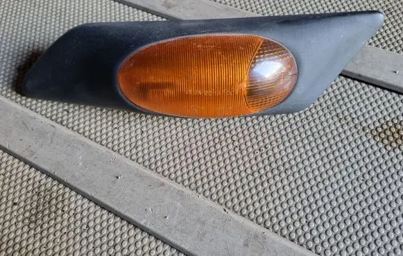 Iveco Daily 45 - 49.10 Front fender indicator light 500322578