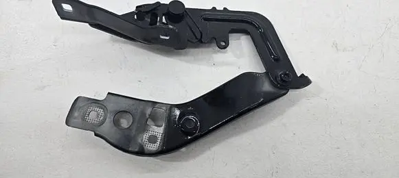 Mercedes-Benz GLA H247 Engine bonnet/hood hinges A2478806901
