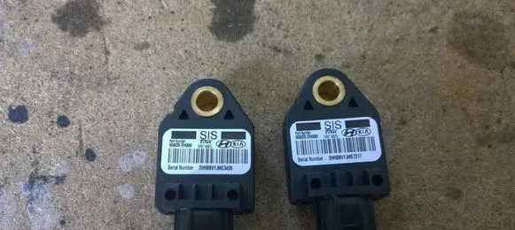 KIA Ceed Airbag deployment crash/impact sensor