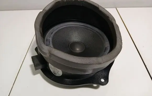 BMW X5 E53 Subwoofer speaker 61928910