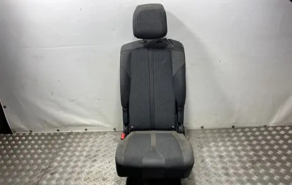 Peugeot 5008 Second row seats 