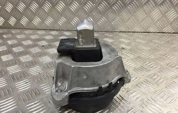 BMW M4 G82 G83 Engine mounting bracket 