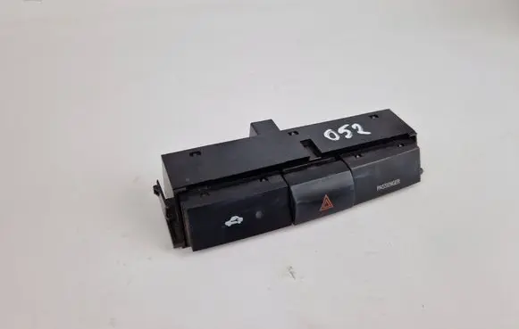 Toyota Corolla Verso E121 Hazard light switch 153965