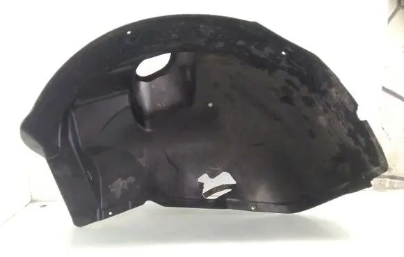 Front wheel arch liner splash guards