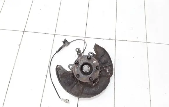 Toyota Avensis T250 Front wheel hub spindle knuckle