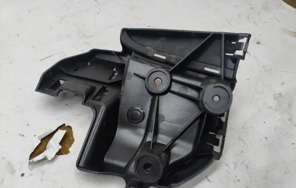 Audi e-tron Rear bumper mounting bracket 4KE807365 522911977