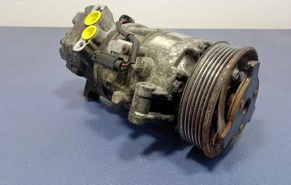 Volvo XC90 Air conditioning (A/C) compressor (pump) 