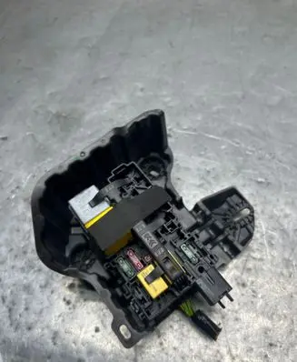Peugeot 2008 I Fuse module 9806192580 66652X