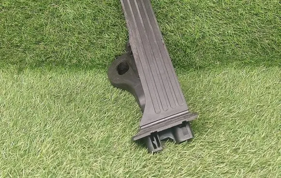 Volkswagen PASSAT CC Accelerator throttle pedal 1K1723503L 6PV00860001