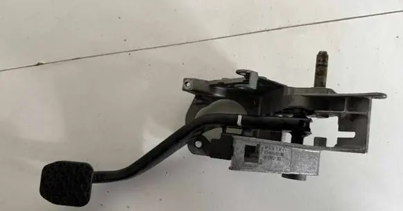 BMW 3 E90 E91 Brake pedal 42322403