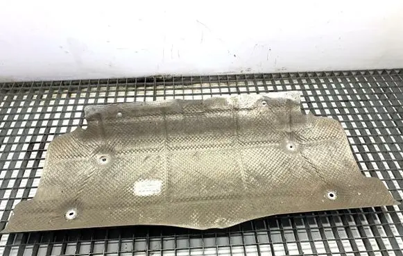 Peugeot 3008 II Exhaust heat shield 9822197380