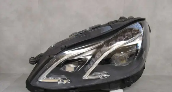 Mercedes-Benz E W212 Headlight/headlamp A2129063103 1EX01106681