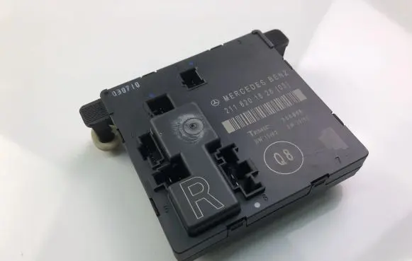 Mercedes-Benz E W211 Other control units/modules 2118201626