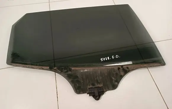 Hyundai Santa Fe Rear door window glass 43R000399 DOT748AS3M35