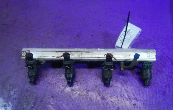 Volvo S40, V40 Fuel main line pipe 9202807