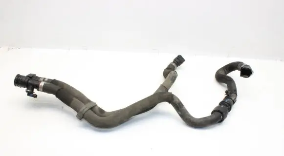 Peugeot 2008 II Engine coolant pipe/hose