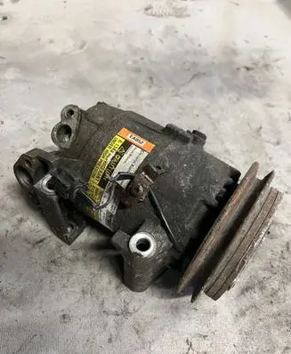 Nissan X-Trail T30 Air conditioning (A/C) compressor (pump) 92600BN310 EA05245010 11133084143