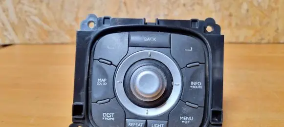 Multifunctional control switch/knob