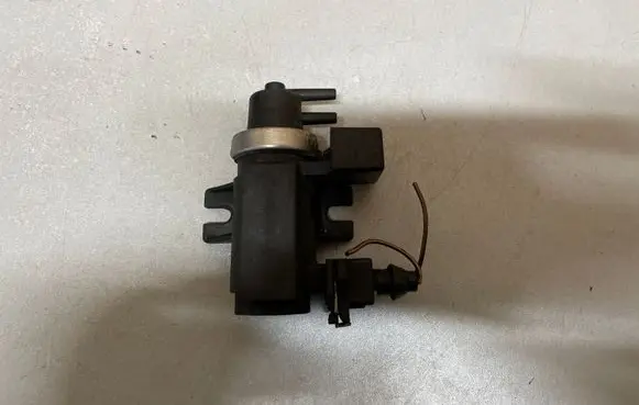 BMW X5 E53 Turbo solenoid valve 72279600