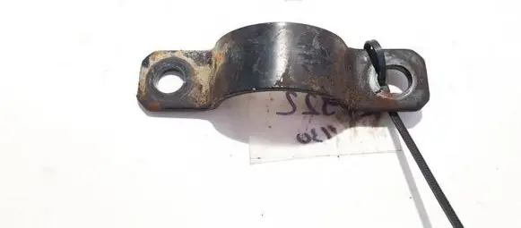 Nissan Primera Sway bar bush bracket, front 