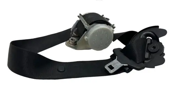 BMW X3 E83 Front seatbelt 34003071B 171106 040549