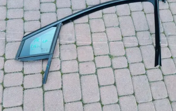 Opel Astra K Sliding door window/glass 