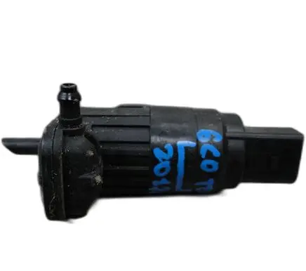 Volkswagen Polo V 6R Windscreen/windshield washer pump 