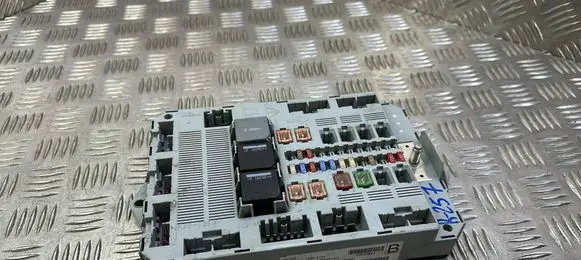 Jaguar XF X250 Fuse module 9X2314B476BC 73409724