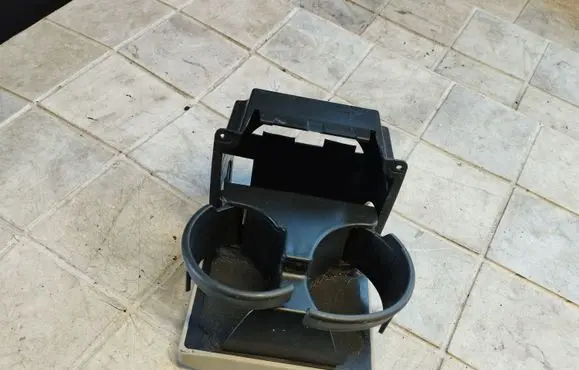 Cup holder front