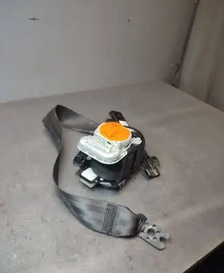 Volkswagen PASSAT B8 Seat belt height adjuster 4M0857819