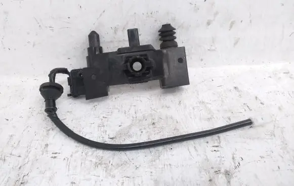 Mitsubishi Outlander Loading door sensor 