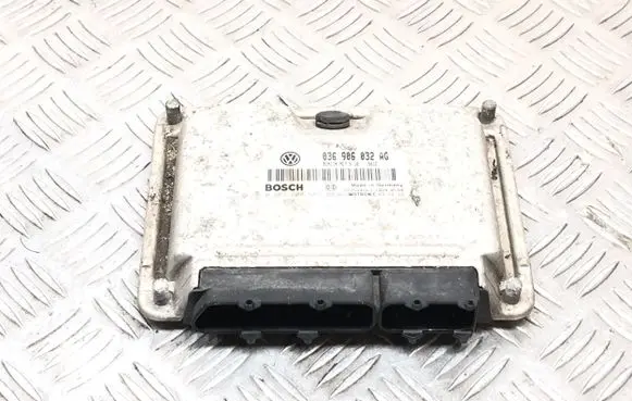 Volkswagen Golf V Engine control unit/module 036906032AG 0261208589 1039S04563